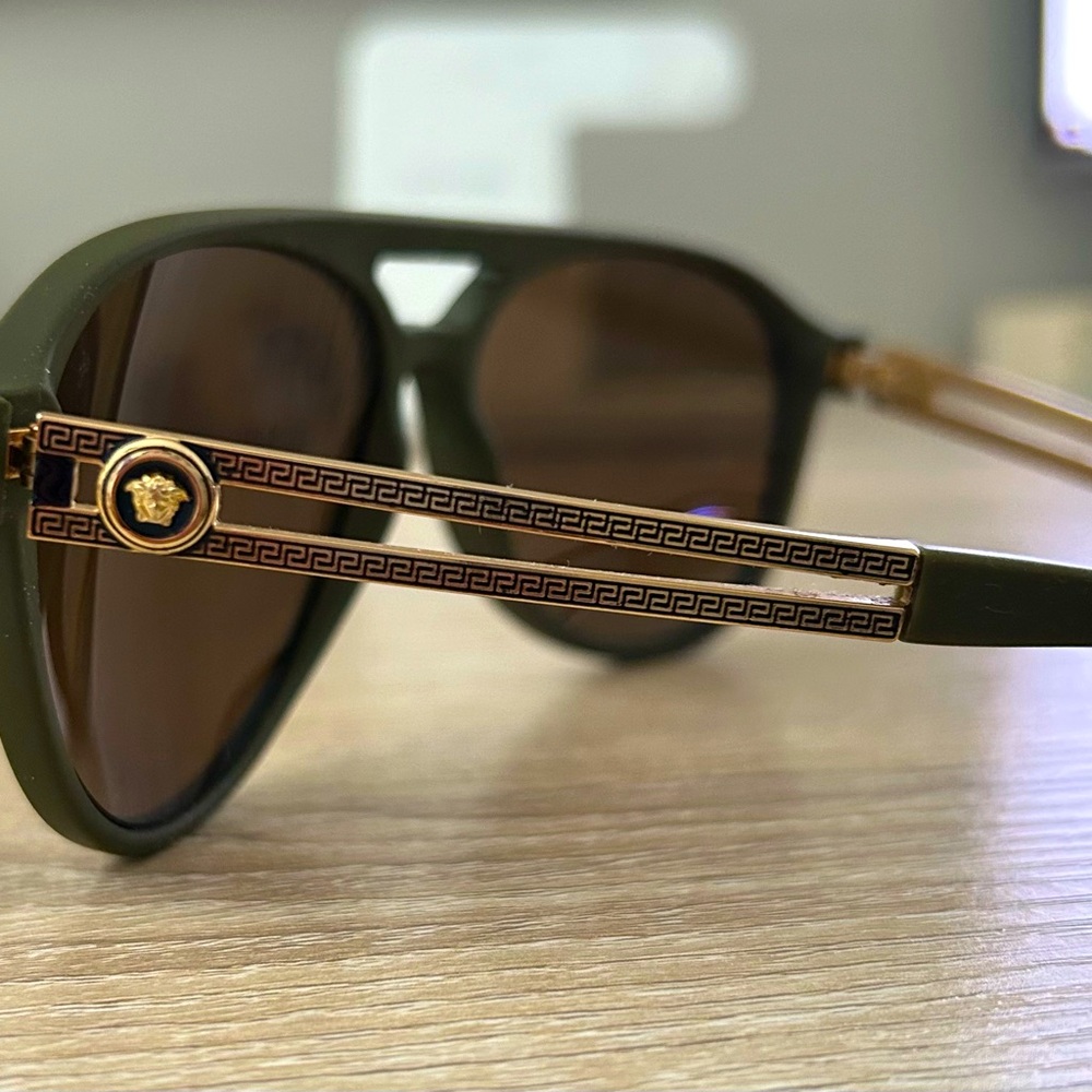 Versace luxury sunglasses. Original. Like new.